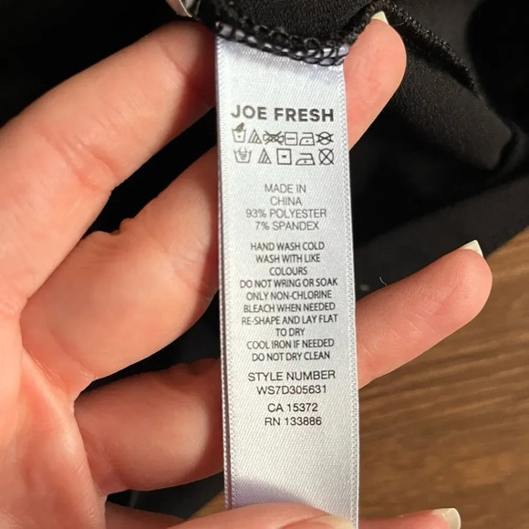 🔥4/$20 Black Wrap Dress - Picture 2 of 4